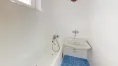 9dSEW4Dcuhq-Bathroom.jpg
