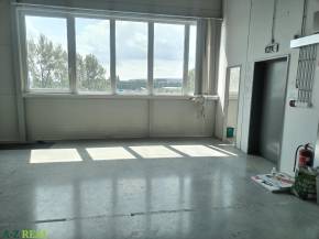  Skladové priestory s plochou 385 m2 na prenájom.