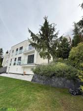  Exkluzívna vila s bazénom na prenájom, Staré Mesto pri Horskom parku.