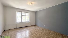  Prenájom kancelárii v širšom centre, 48m2 s  terasou a parkovanim, 