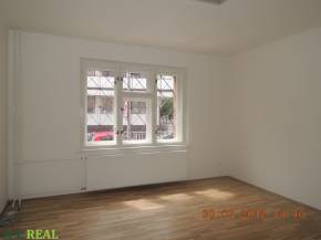  Prenájom kancelárii v širšom centre, 50m2, pri trhovisku Miletičova.