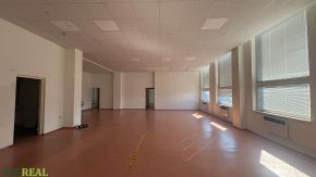  Prenájom obchodného priestoru so skladom a kanceláriami 290m2 