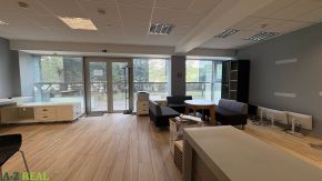  Prenájom obchodno-kancelárskeho priestrou v Ružinove, 242 m2