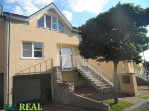  Prenájom rodinného domu na Kolibe - Trinásta ulica.