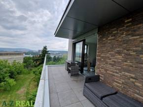 Prenájom 4 izbového bytu v novostavbe na Hriňovskej ulici.